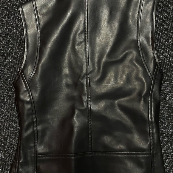 Vegan Leather Vest - Unisex - Picture 3 of 4